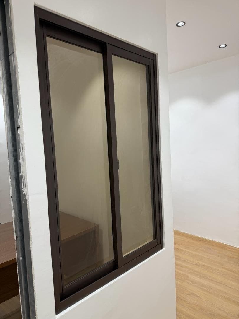 Aluminium window installation 4